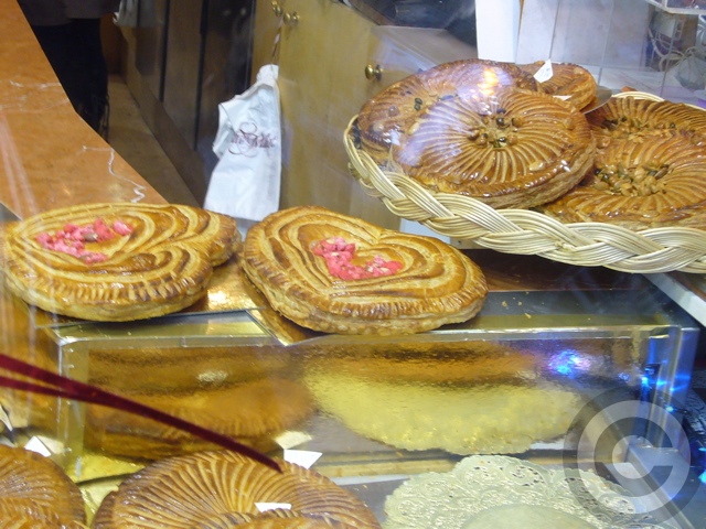 ■街角のガレットgalette des Rois(パリ)_a0014299_9113194.jpg