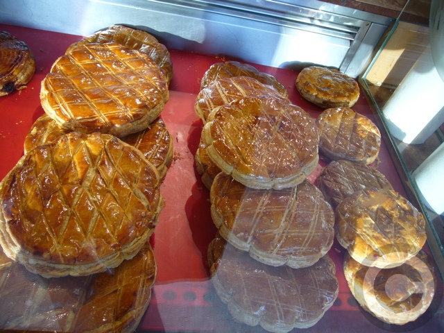 ■街角のガレットgalette des Rois(パリ)_a0014299_9141254.jpg