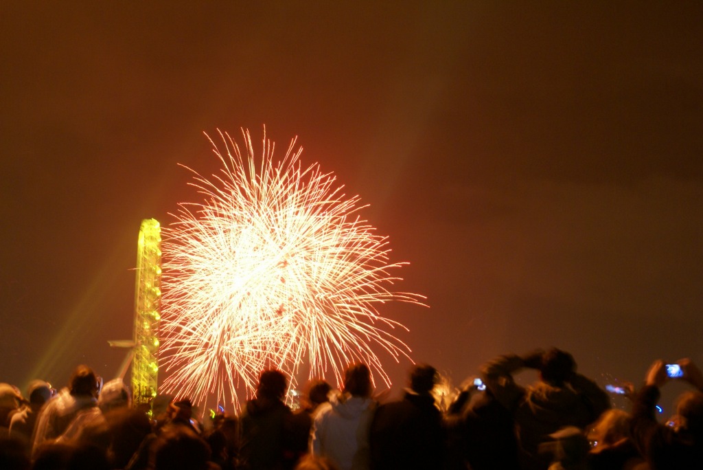 オペラと花火で祝う大晦日。_c0105551_11884.jpg