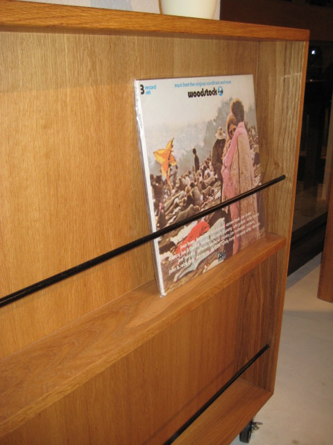 CD & MAGAZINE RACK_c0146581_18263546.jpg