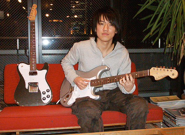 Radwimps 桑原さん と 当店のギターが2本 Psychederhythm Blog Radwimps 桑原さん と 当店のギターが2本 Psychederhythm Blog
