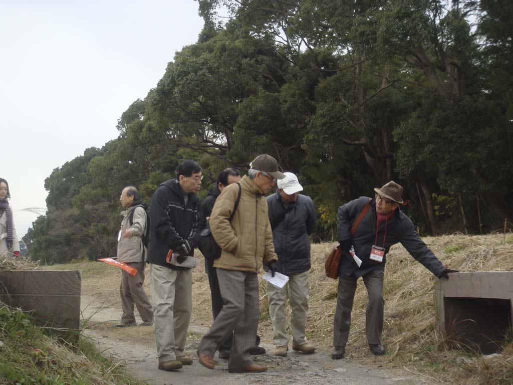 07.歴史の散歩道（西）－水城跡から大宰府政庁跡へ_c0125356_0414021.jpg