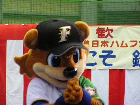 新人選手歓迎式典・交流会 in ファイターズタウン鎌ケ谷♪_d0113900_050076.jpg