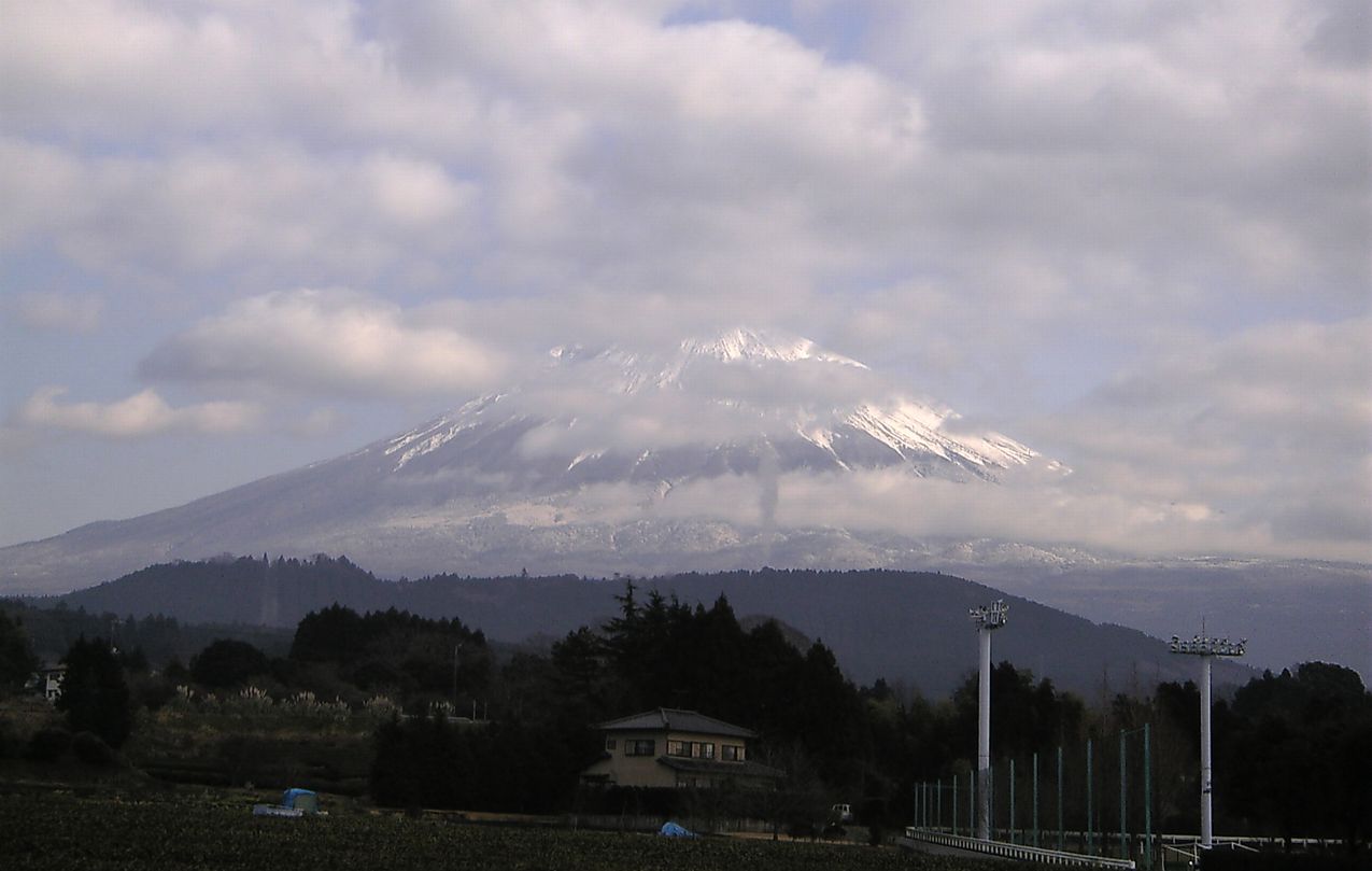 裾野まで雪化粧_b0093221_1518720.jpg