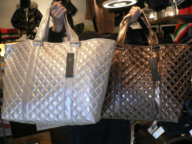 \"MARC JACOBS\"のTOTE BAG_d0144496_1339187.jpg