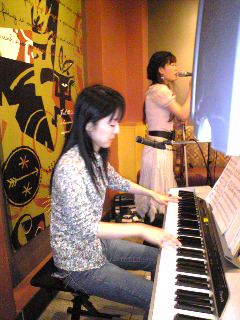 スタバでライブ♪_e0078743_23541853.jpg