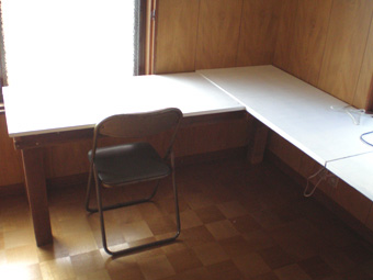 事務所作り 大きな机_d0131137_23302862.jpg