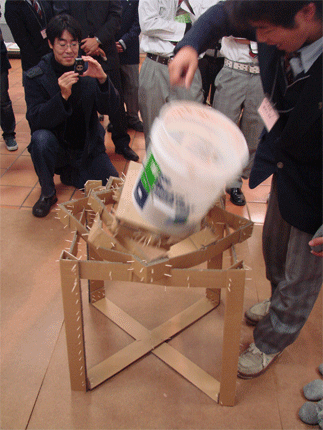 d0067498_18414829.gif