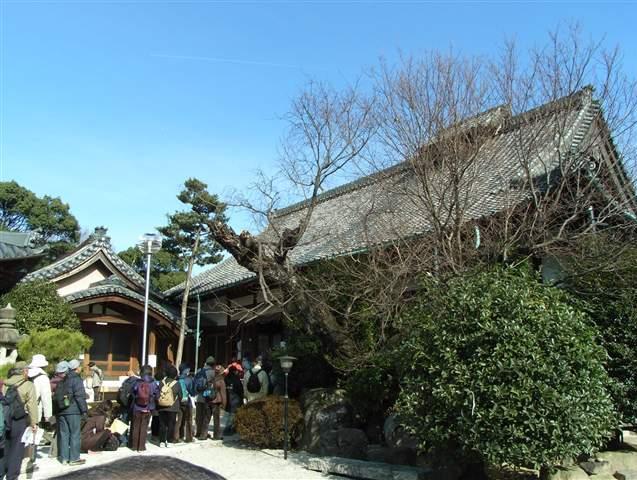 歩いて巡拝　第一番札所　曹源寺_b0102639_1392574.jpg