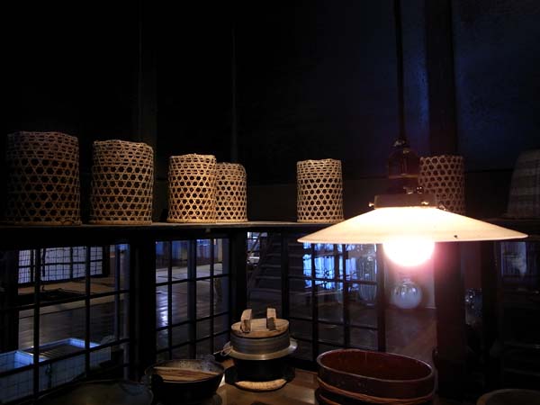 豪農の館　厨房と器_e0082981_22321682.jpg