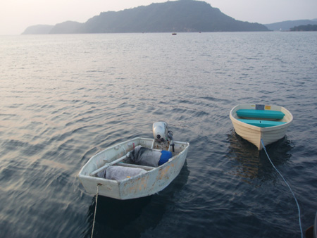 小さい船ですが大きい活躍 石垣島のシュノーケルショップ うみまる日記