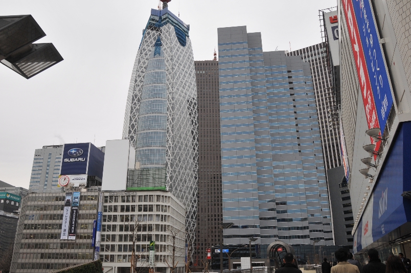 新しい超高層ビル＠新宿西口_d0056382_10362196.jpg