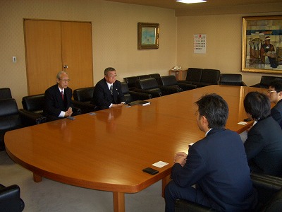 表敬訪問_e0075103_0595833.jpg