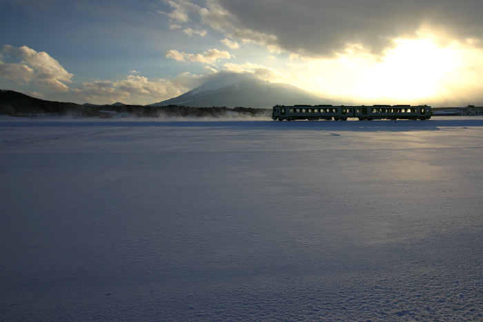 黄昏列車はゆく…_b0072697_22413374.jpg