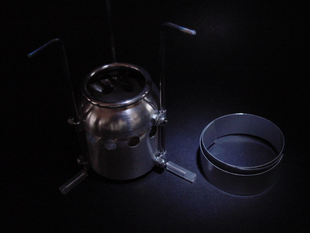 火力を設定するルーズベルト // alcohol stove【極小】Ti ピコ_f0113727_5103128.jpg