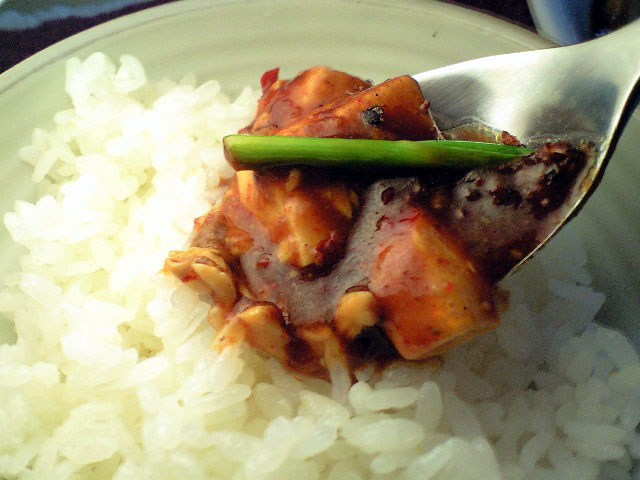 葉にんにく入り麻婆豆腐を自宅で調理_a0016730_20141434.jpg