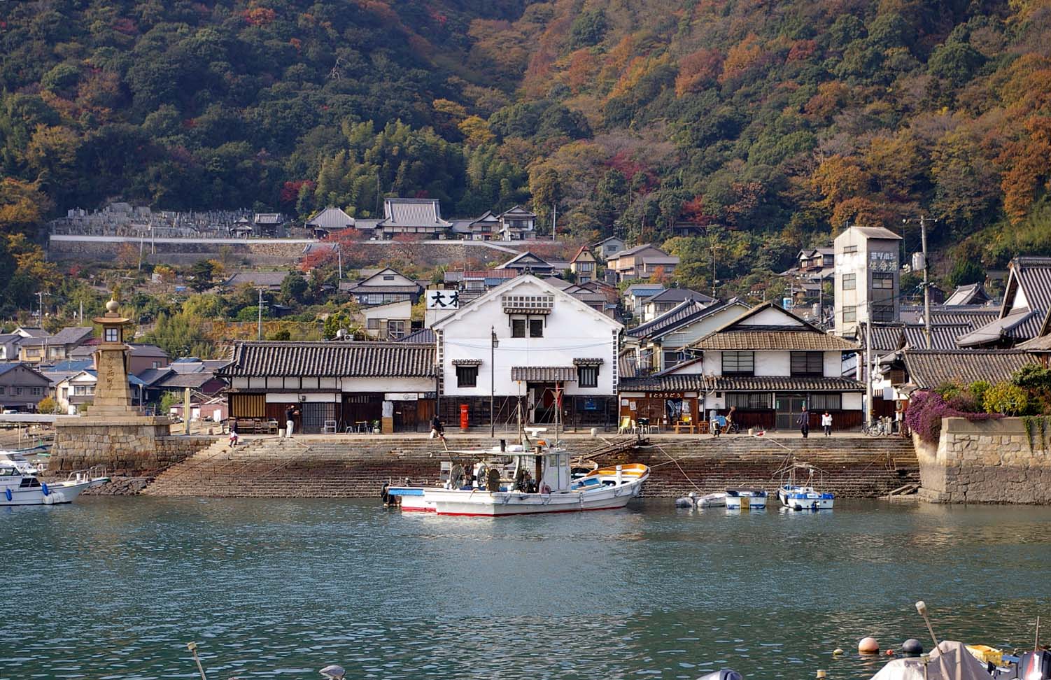 鞆の浦　保存地区へ_f0130879_2251303.jpg