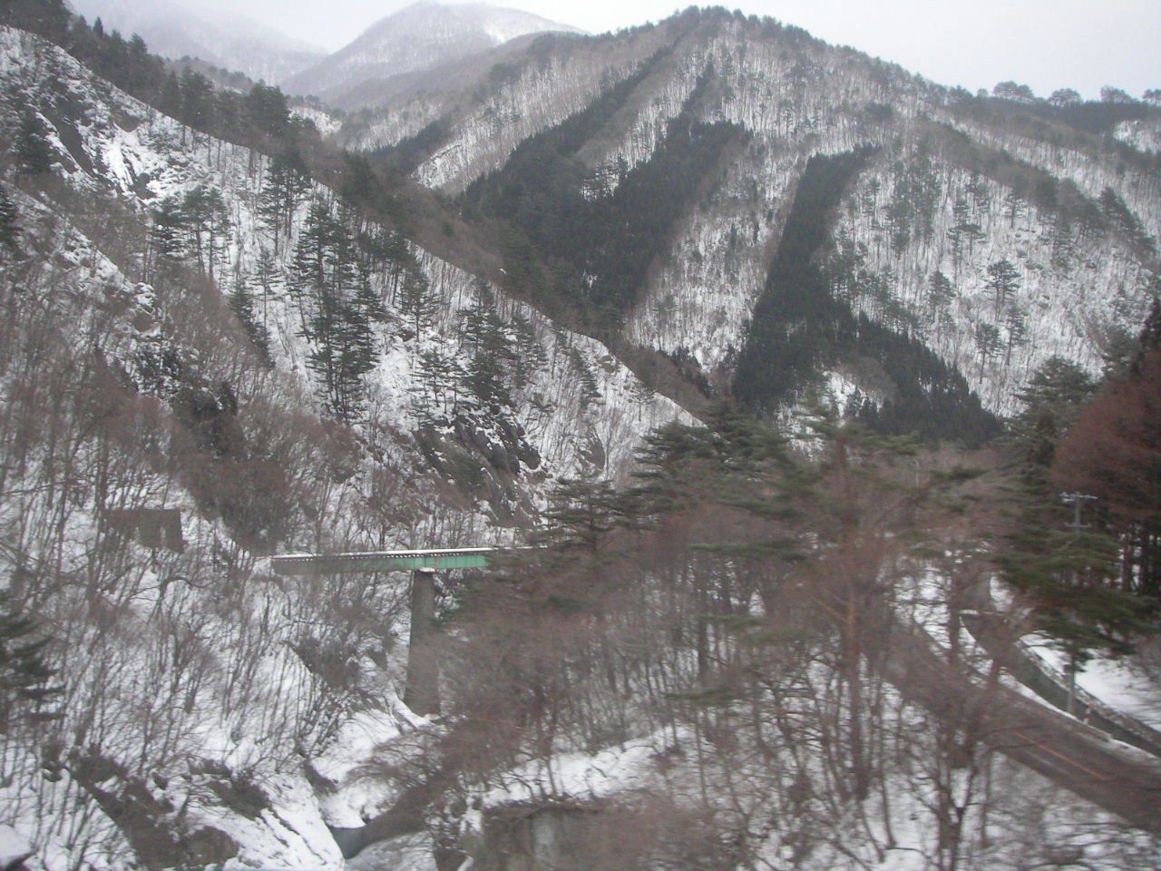 雪景色：東北新幹線と高速バスの車窓から_f0100593_20281712.jpg