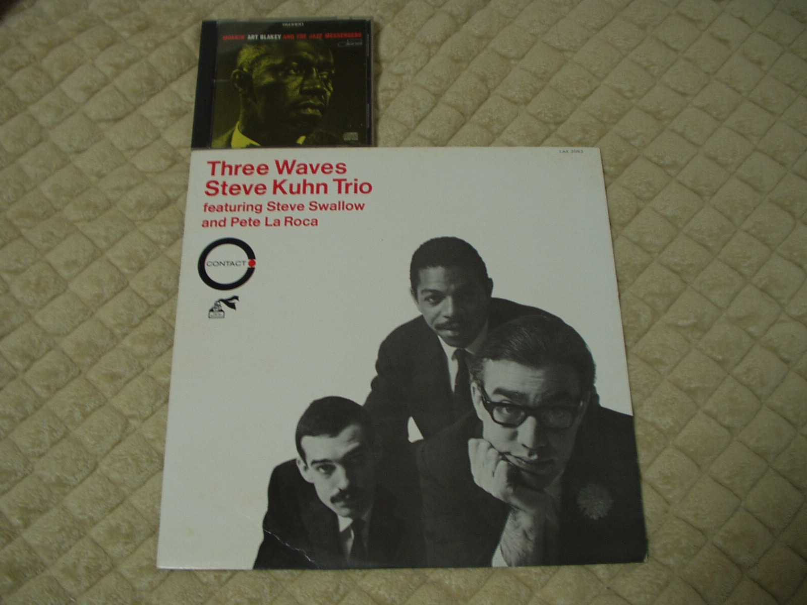 ベース音、デカし！Steve　Kuhn ／ Three　Waves_b0093139_21353344.jpg