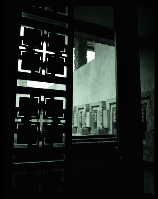 F.L.ライト「淀川製鋼所迎賓館」_a0002672_18224665.jpg