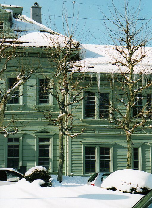 雪の函館・末広町界隈(はこだて坂のある町の風景)_f0142606_2310541.jpg