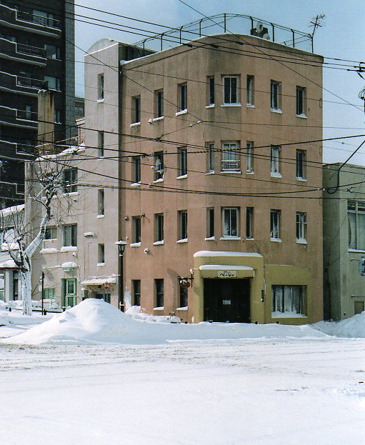 雪の函館・末広町界隈(はこだて坂のある町の風景)_f0142606_2312337.jpg