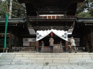 凍った湖で・・・_b0117564_1993055.jpg