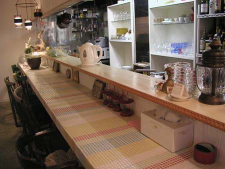 CAFE POMPOMS の和みのカウンター♪_f0053279_14402018.jpg
