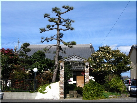 支留比亜珈琲店　桜山荘【名古屋・桜山】_d0112968_1812471.jpg