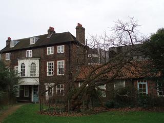 安近短の旅　～前編～　　　Hogarth\'s　House　　_c0139972_18203362.jpg