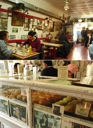 クニッシュの美味しいお店 Yonah Schimmel Knish Bakery_b0007805_22165729.jpg
