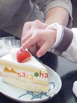 姪っ子とイチゴちゃん_b0114120_23584986.jpg