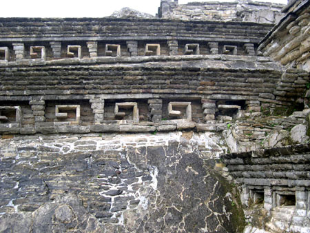 メキシコ4 エルタヒン遺跡_e0048413_2152297.jpg