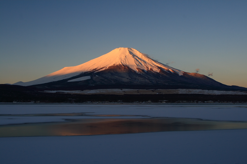 昨日の朝の富士山。_f0105478_233507.jpg