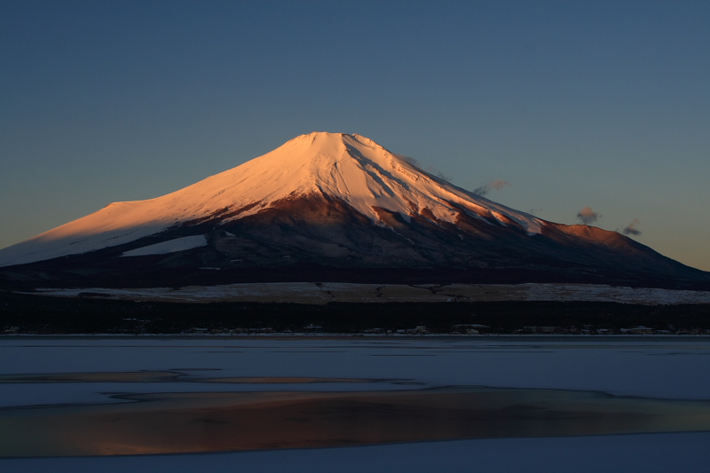 昨日の朝の富士山。_f0105478_234137.jpg