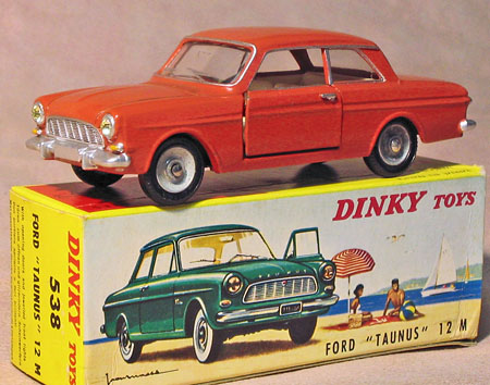 [ my DINKY TOYS Collection (8). Ford Taunus 12 M & 17 M.]_c0019483_23475197.jpg