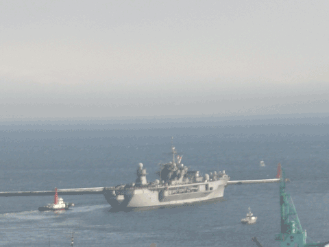 軍艦出港_d0109428_1134392.gif