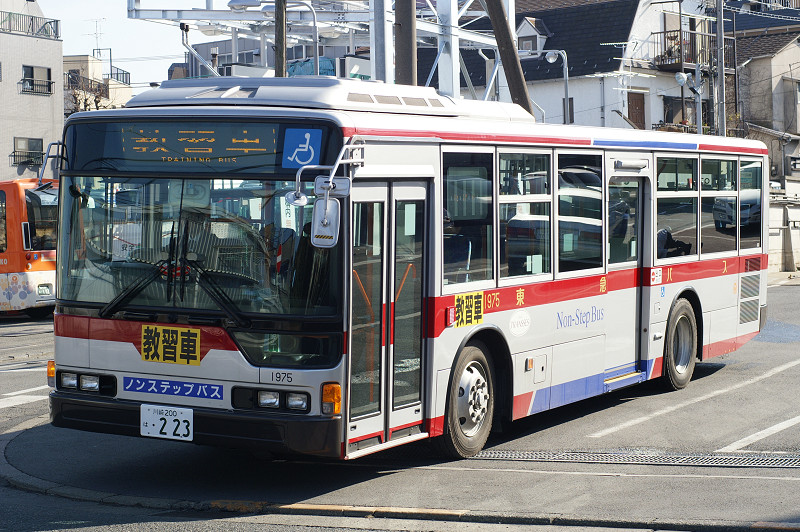 教習車 Busstop 巴士站 教習車 Busstop 巴士站