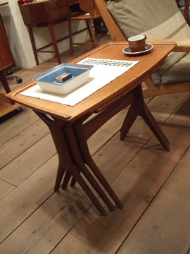 nesting table (Denmark)_c0139773_201284.jpg