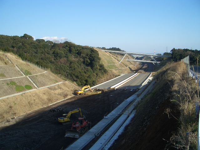 撤去された第二東名「NEXCO」の看板_f0141310_2251656.jpg