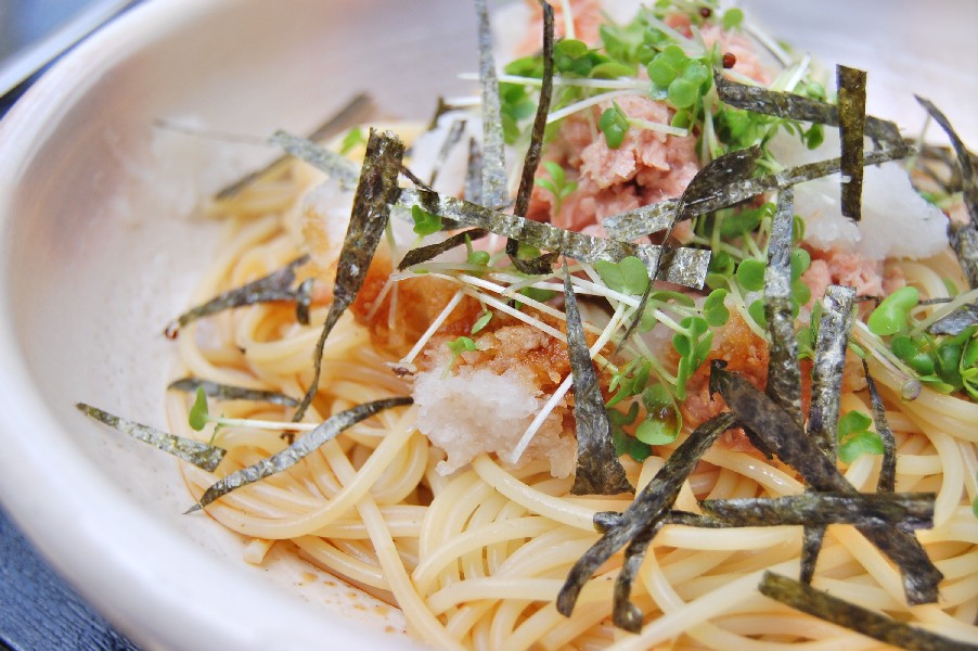 スパイシーソースでホットなキャベツ焼肉丼☆_d0104926_7251682.jpg