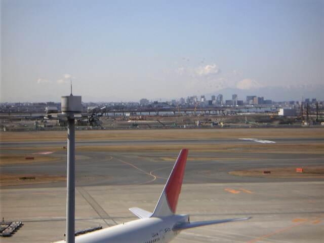 羽田空港。_b0101263_1158059.jpg