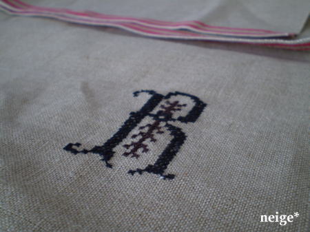 クロスステッチでチクチク刺繍_f0023333_0341924.jpg