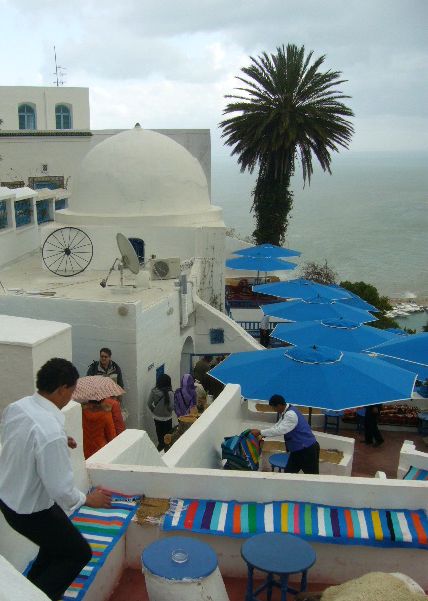 ’08、2月18日(月)チュニジア旅行2日目、雨のシデイ・ブ・サイド_f0060461_1440247.jpg