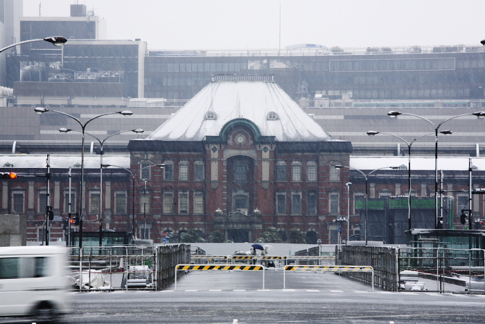 雪の東京駅 俺の眼からコンニチワ 雪の東京駅 俺の眼からコンニチワ
