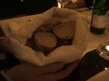 最近、ローマでも美味しいパンが食べられます。_d0067698_410159.jpg