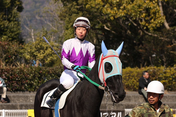 本田紀忠騎手、初勝利を目指して_a0077663_19375395.jpg