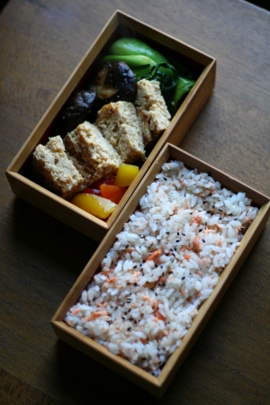 夫のお弁当_f0014391_225217.jpg