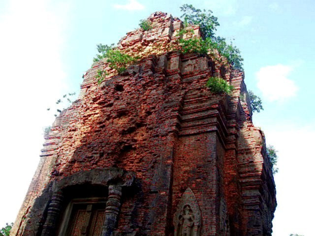 カンボジア(23) <ロリュオス遺跡群>_c0011649_1536189.jpg