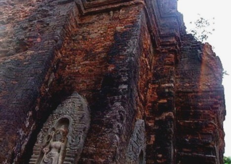 カンボジア(23) <ロリュオス遺跡群>_c0011649_1537888.jpg
